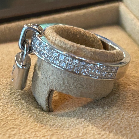 Louis Vuitton Berg Lockit Ring K18Wg Diamond #52 Size 6 - Picture 7 of 11